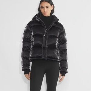 Artizia Super Puff™ Coat (Shorty) in Liquid Shine Black in size Large